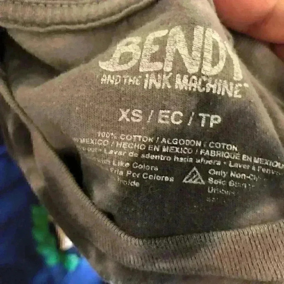 boy lot of 4 t-shirts pharmacy roblox and bendy - Picture 5 of 9